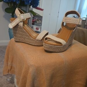 Chic Beige Woven Wedge Sandals